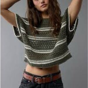 American eagle cropped sweater t-shirt